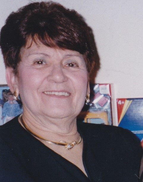 2002 Gladys Piñero